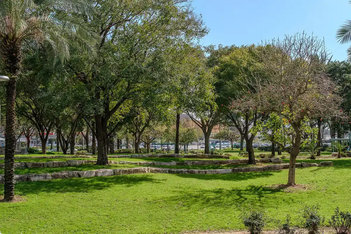 Paths in Roses Park, Rova Tet, Ashdod