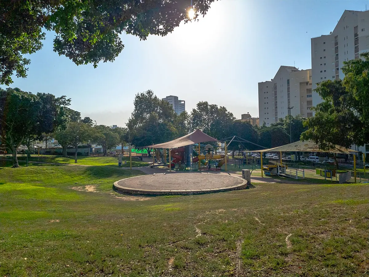 Golda Meir Garden in Rova Yud-Alef, Ashdod